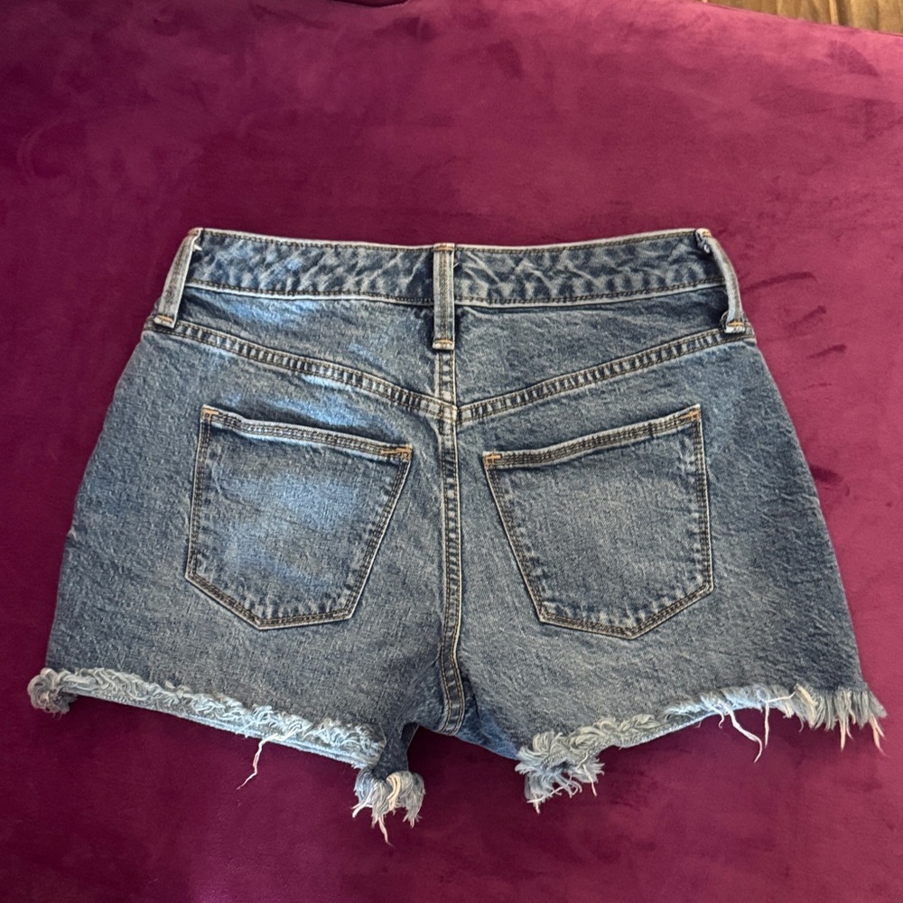 Universal Thread Women Distressed Blue Jean Denim Cutoff Shorts Highrise Shortie - Picture 3 of 9